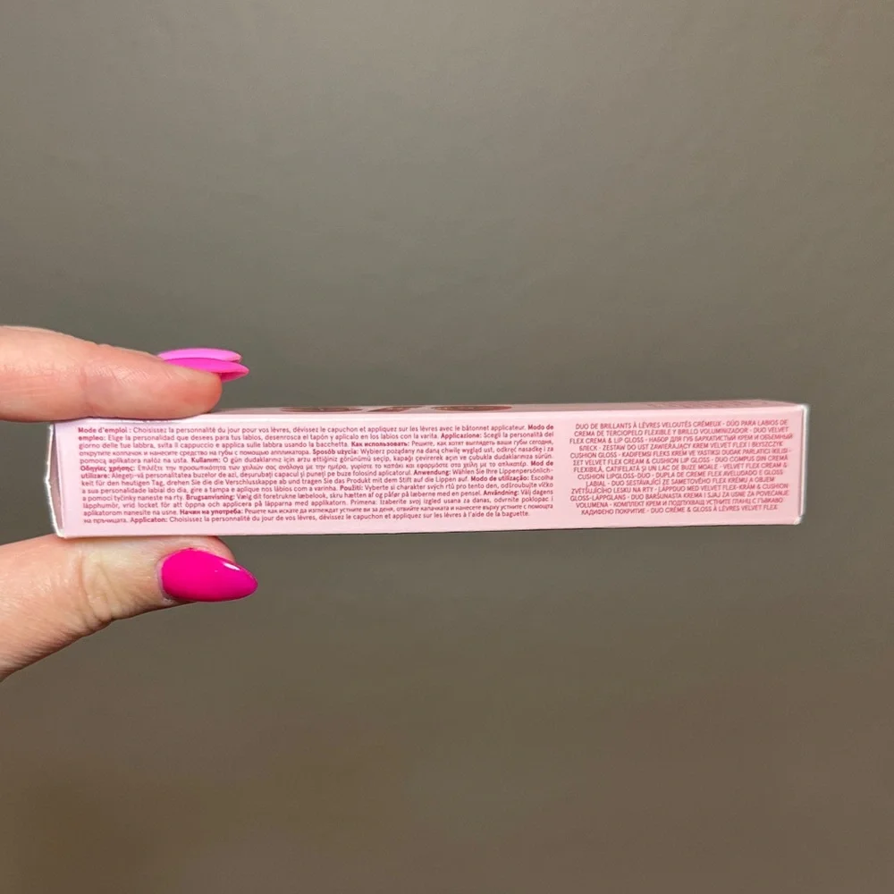 ONE/SIZE- NEW! Dual-Ended Lip Gloss & Balm in Red